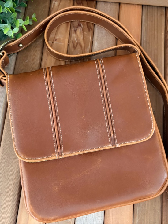 LC Lauren Conrad Handbags - LC Lauren Conrad Vintage Leather Crossbody Bag, Cognac Patina, Green Interior